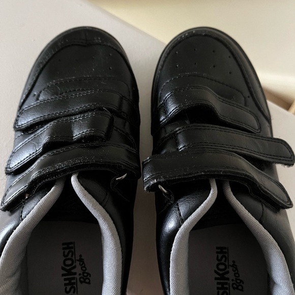 OshKosh B'gosh Kids Black Velcro Sneakers - Picture 1 of 4